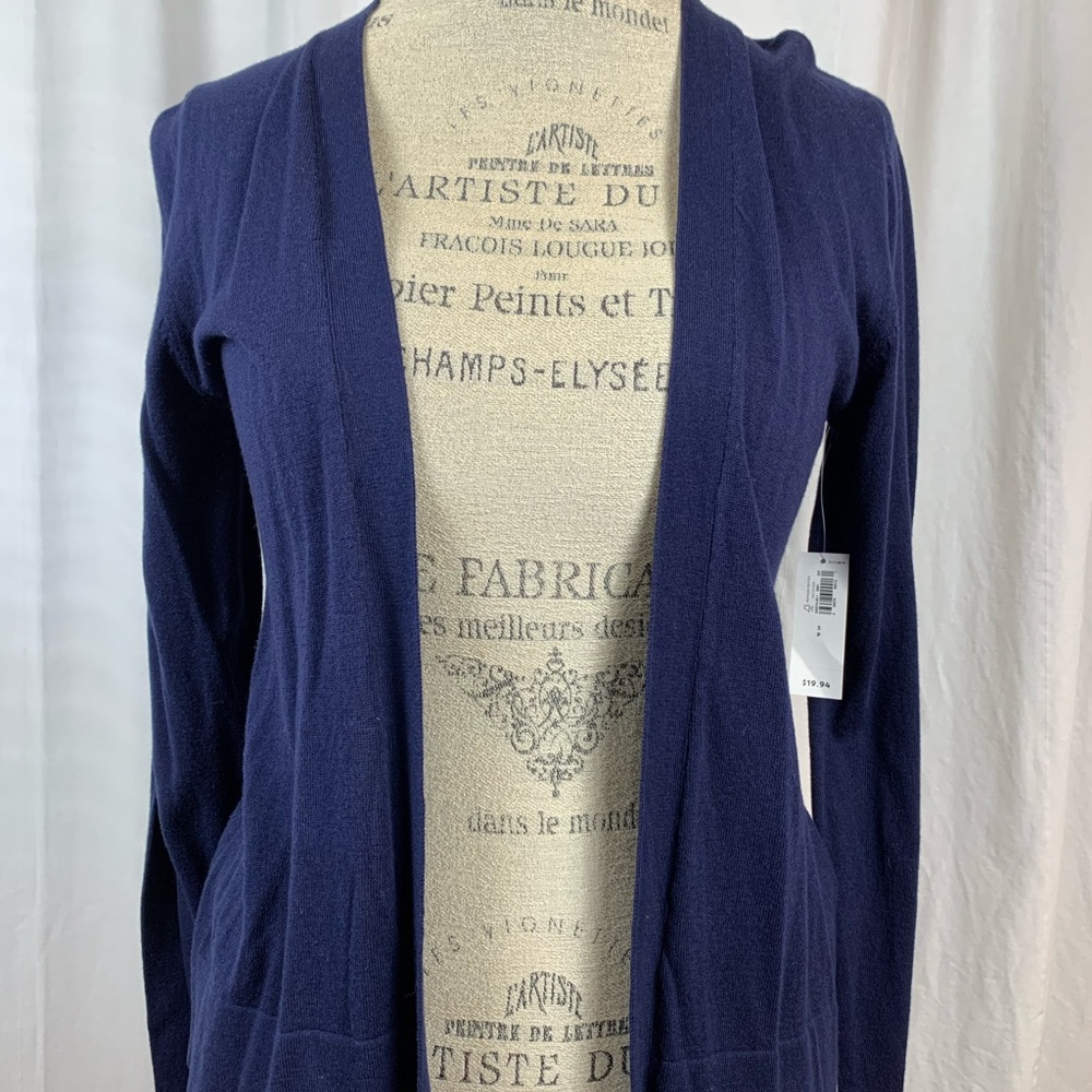 Navy lightweight sweater, no buttons